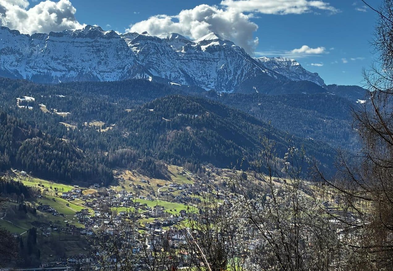 Baita panoramica da sogno con un ettaro di terreno – privacy assoluta